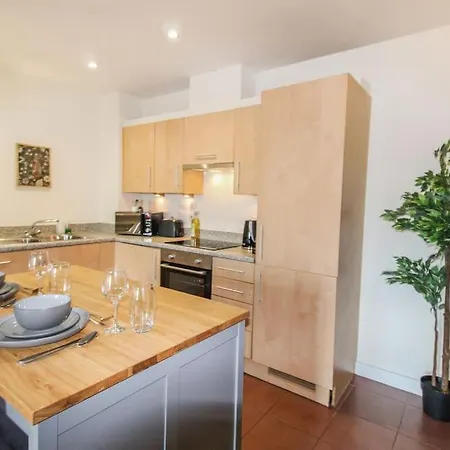 Modern 2 Bedroom Apartment By Train Station Nottingham Exterior photo